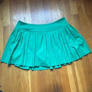 Green athletic skirt- Garage